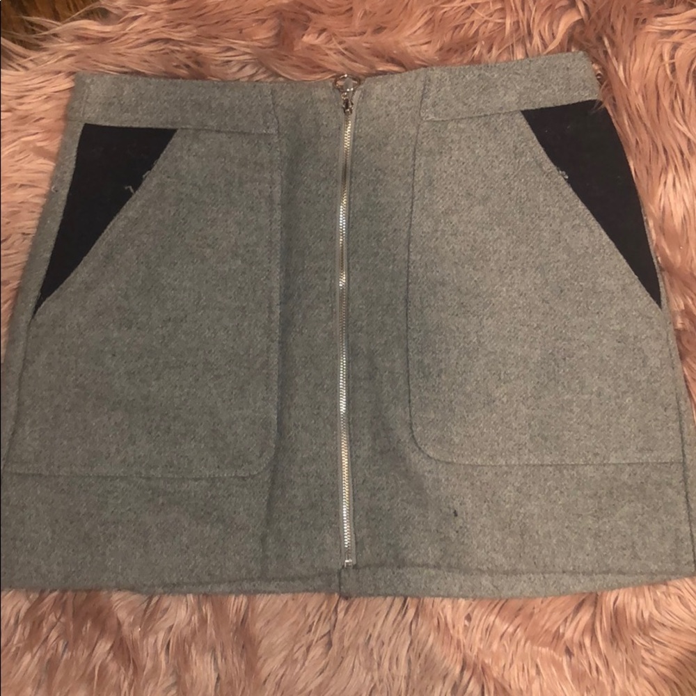 Zara grey navy zip up skirt with POCKETS!